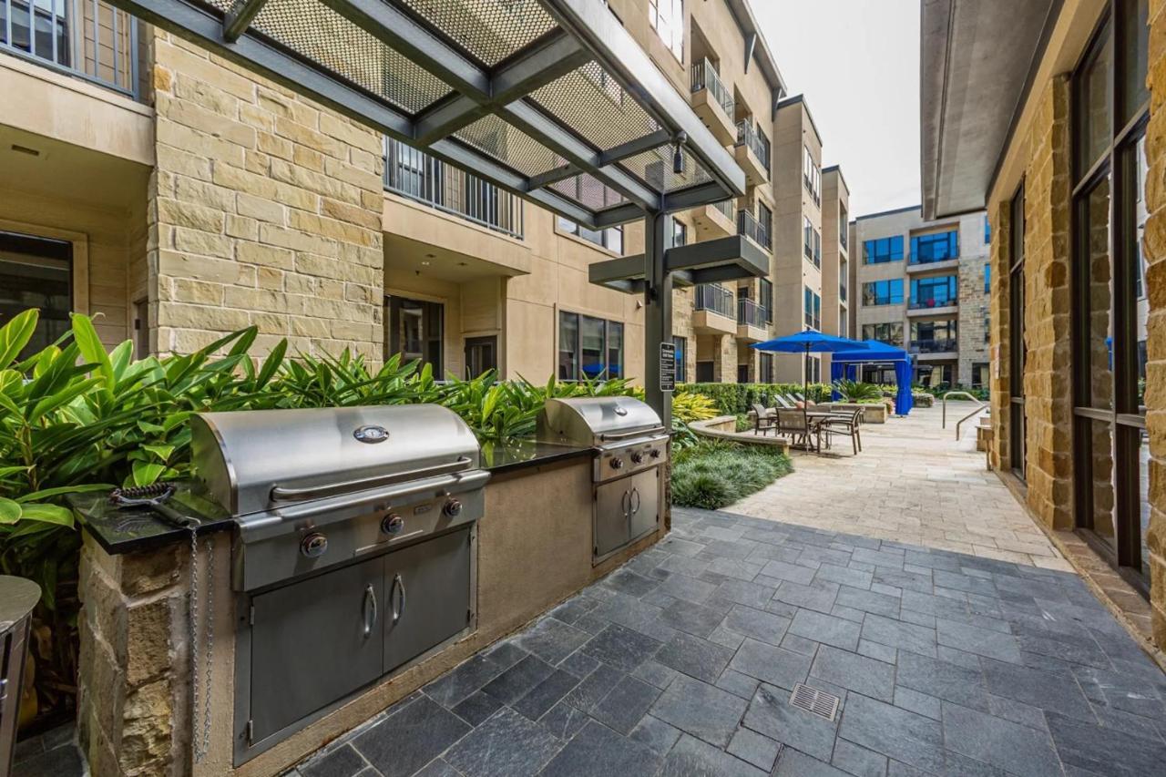 Urban Oasis Your Perfect Getaway In The Heart Of Downtown! Apartment Houston Exterior foto